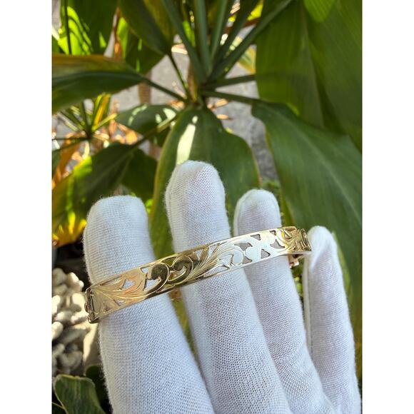 14K Hawaiian Heirloom Plumeria Bracelet Bangle Flower Hawaiian Scroll Size 7 - Picture 2 of 13